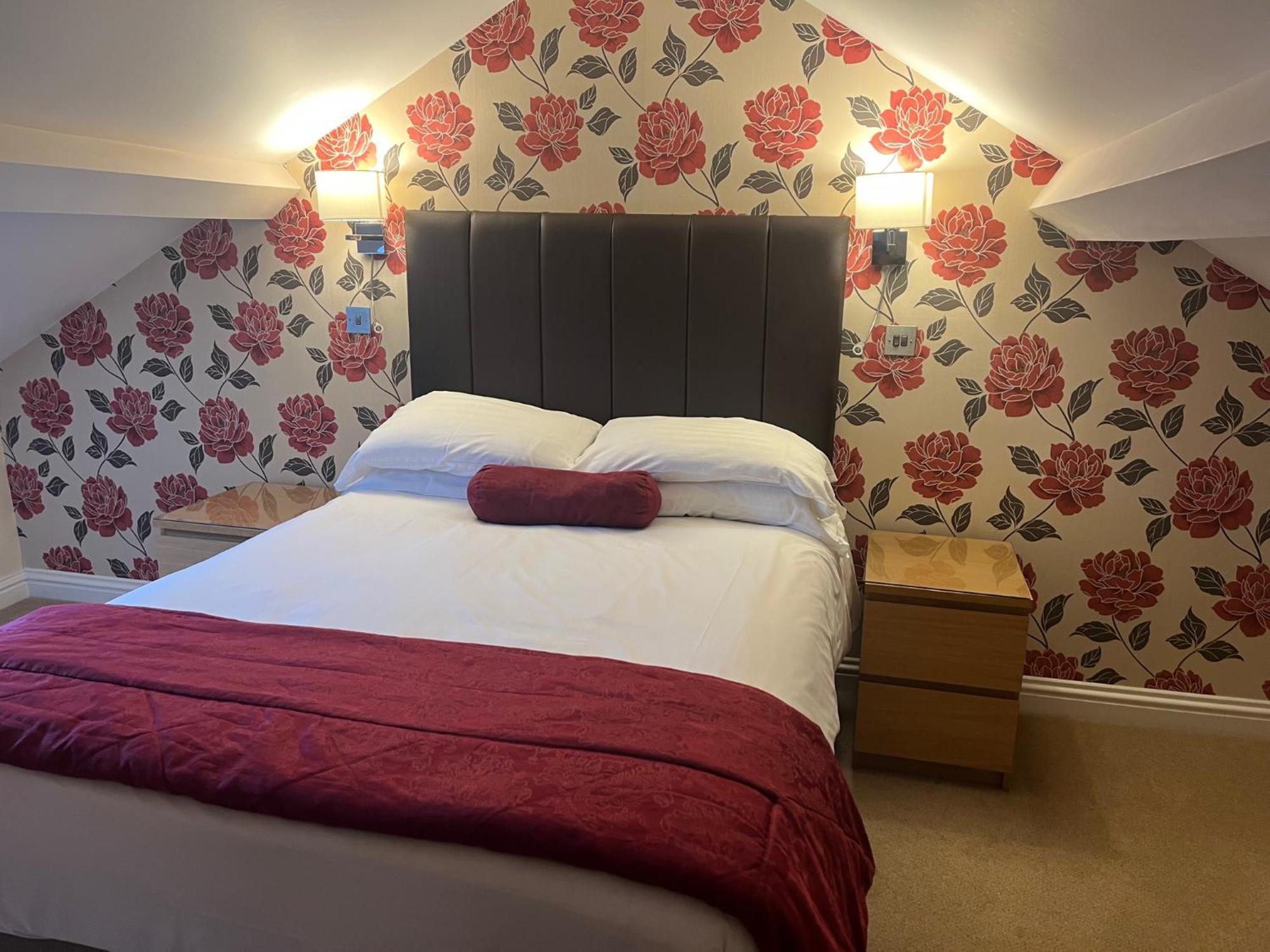 The Lion Hotel Blaenavon Esterno foto